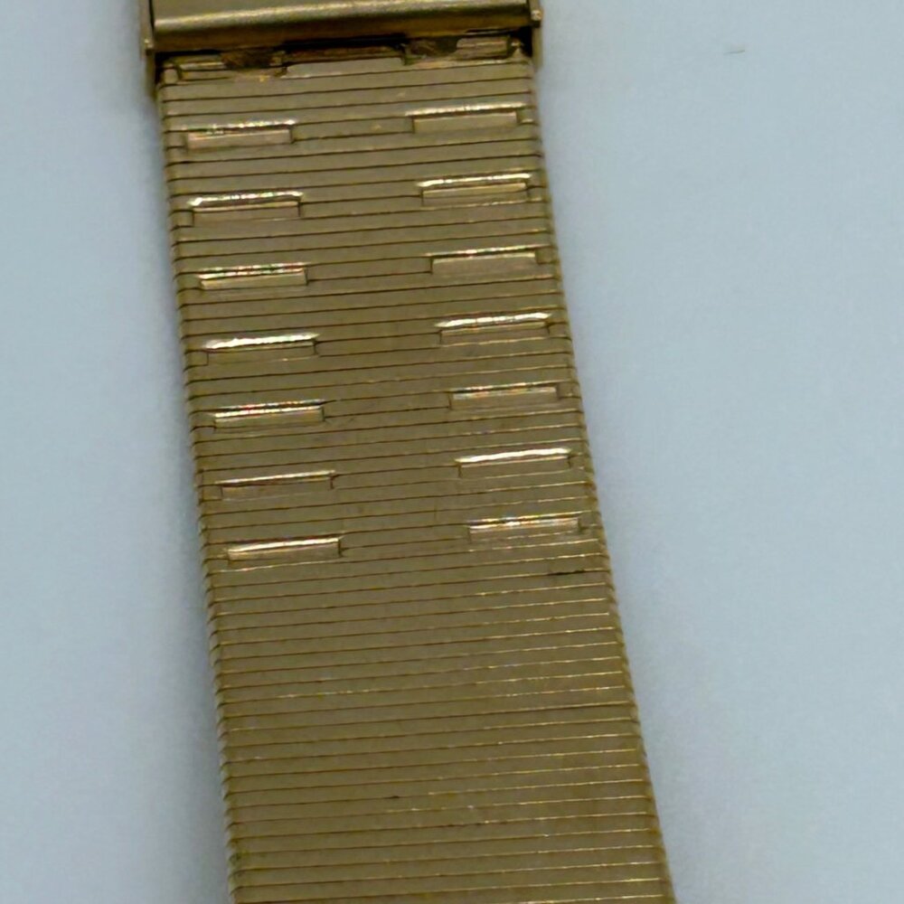 Bill Blass Vintage Quartz Watch Gold-ToneTextured Dial Retro 90s Working READ - Picture 15 of 16